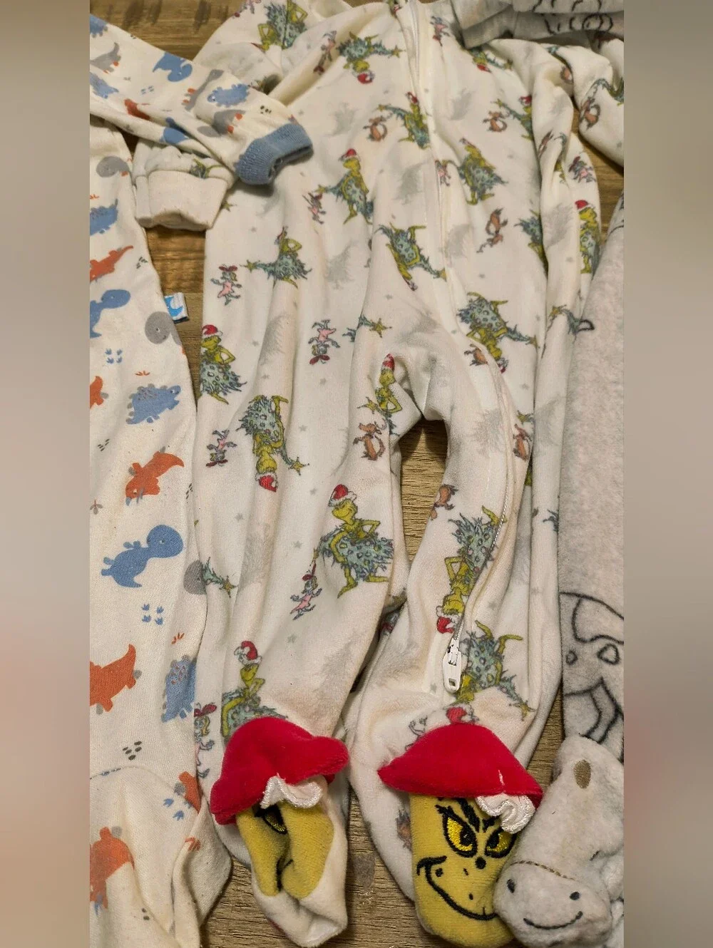 Lot Of Kids Printed One-Piece Sleepers - Soft Zip Front 3-6 Months & 1 Outfit
